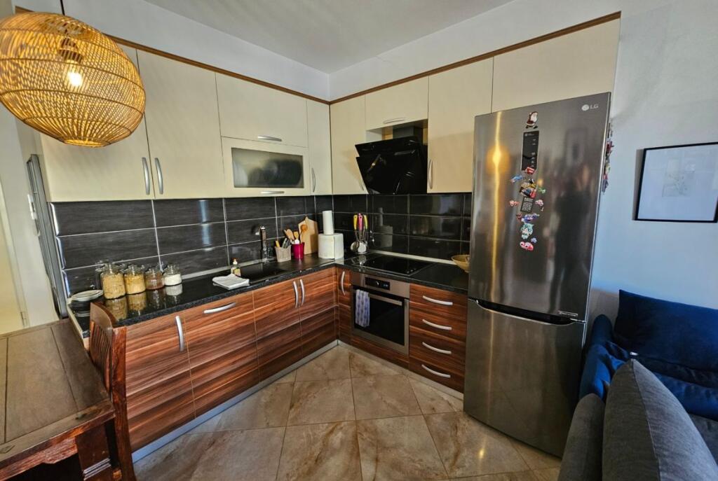 Allo Comune di Parigi Vendesi Appartamento 1+1 Con Posizione Perfetta!