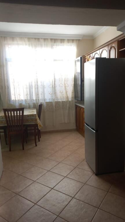 APARTAMENT ME QERA 1+1 PAZARI RI 60.000 LEKE