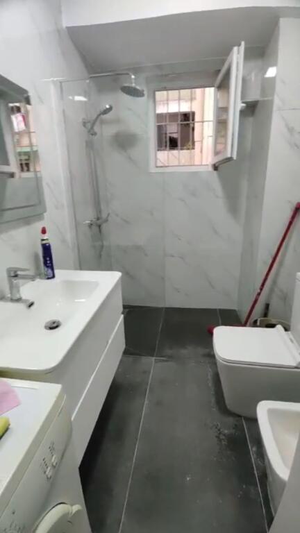 Shitet apartament 1+1 te Rruga e Kavajes