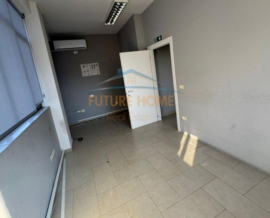 Qera, Ambient biznesi, Rruga e Elbasanit, Tiranë