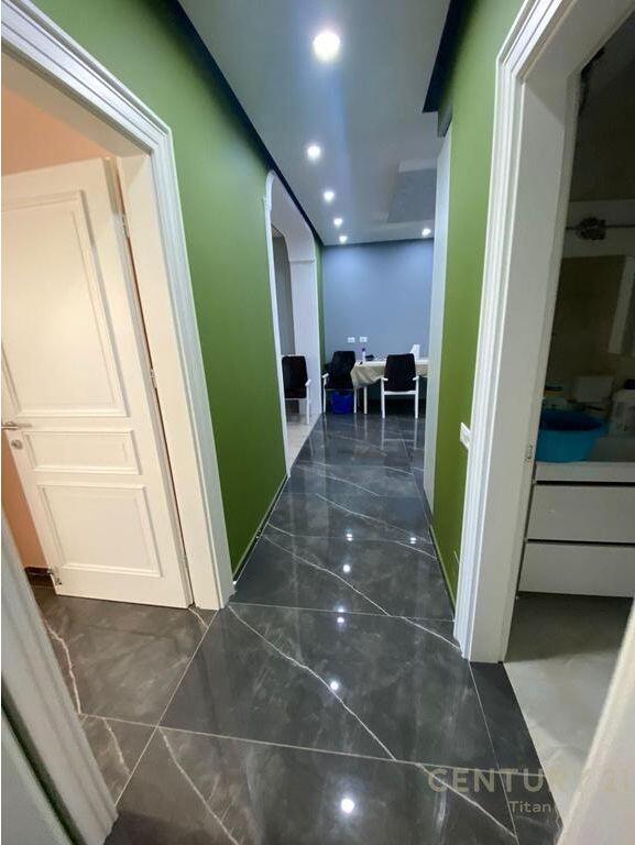 Apartament 2+1 +2 per shitje prane Vila Gold