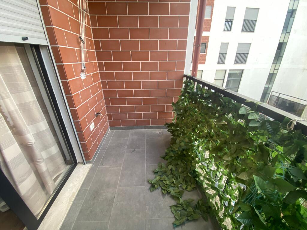 2+1,i mobiluar te kompleksi halili,selvia 650 euro