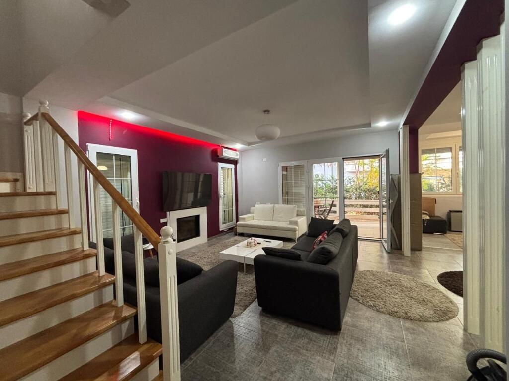 Shitet Vilë – Lura, Gjiri i Lalzit