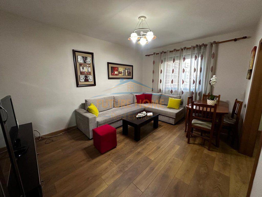 Shitet, Apartament 2+1, Xhamlliku , Tiranë