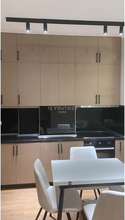 For rent 1+1 near the Red School