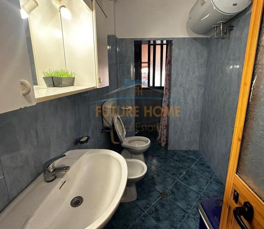 Shitet, Apartament 2+1, Xhamlliku , Tiranë