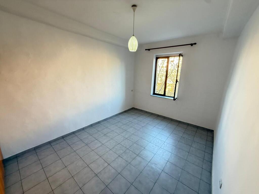 APARTAMENT ME QERA