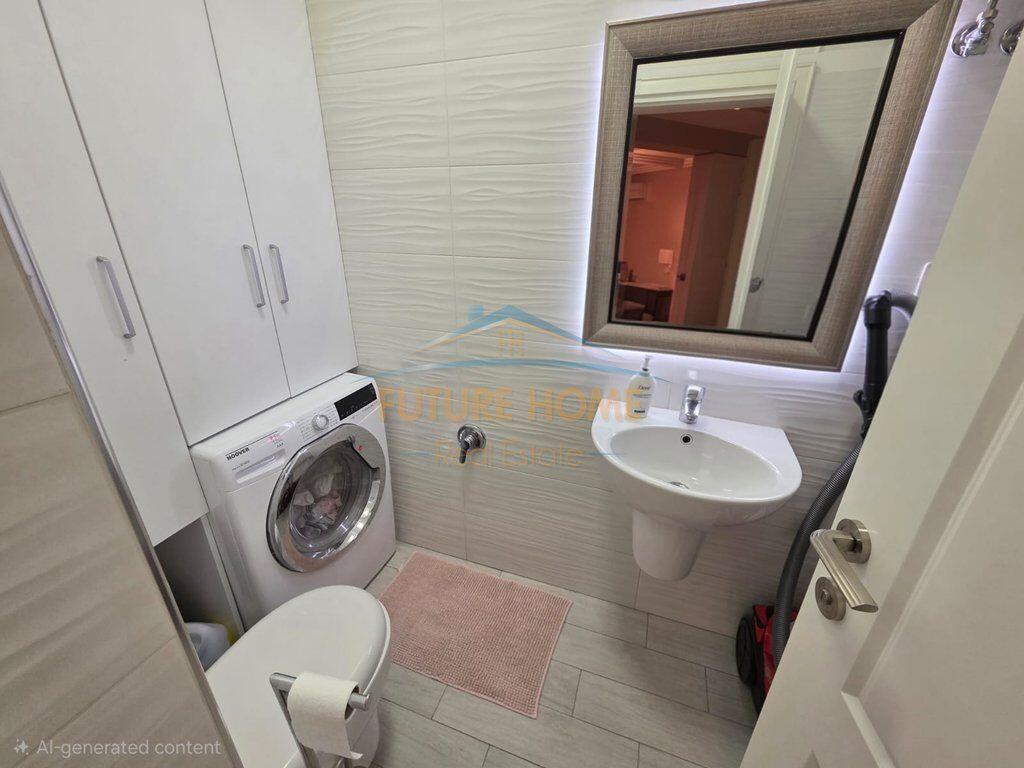 Qera, Apartament 2+1 me verande tek Rruga e Kosovareve!