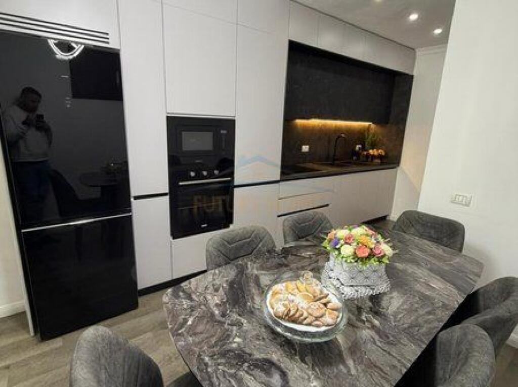 Shitet, Apartament 2+1, Don Bosko, Tiranë.