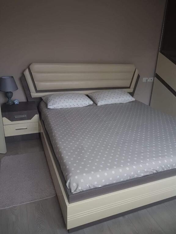 Apartament 1+1 me qera Rruga Jordan Misja Tirane
