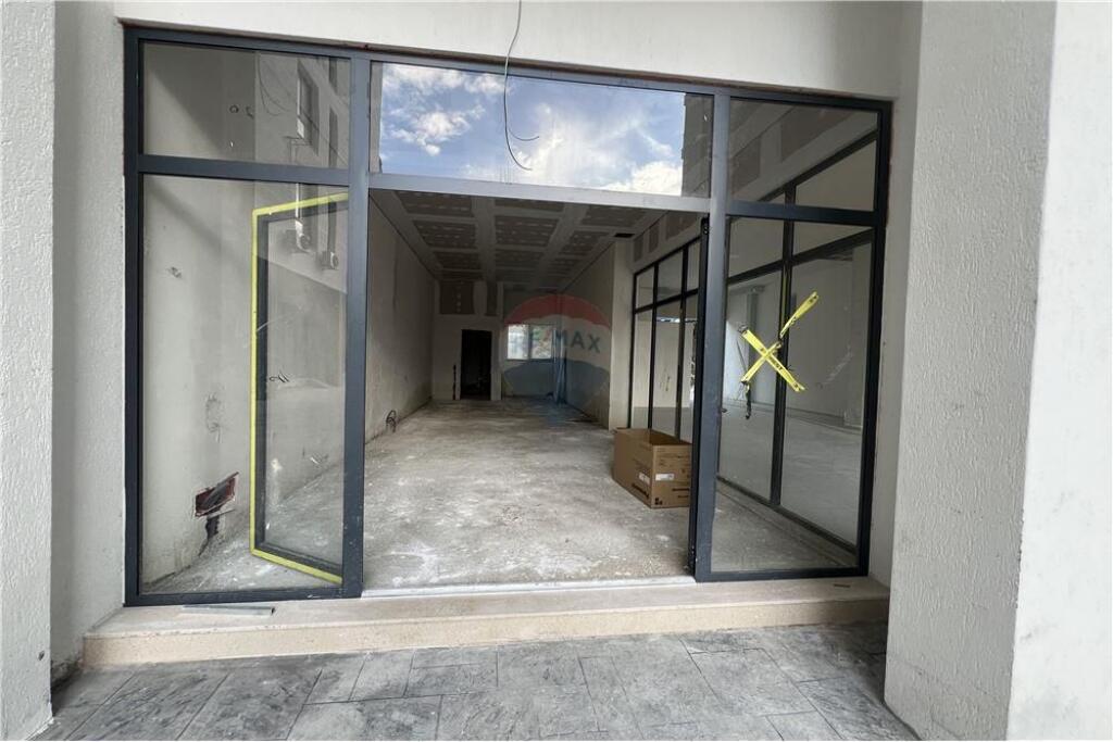 🏬 Dyqan në Shitje – Lungomare, Vlorë (Vija e Dytë)