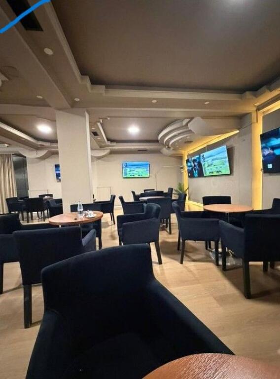 Shitet, Hotel, Misto Mame, Tirane