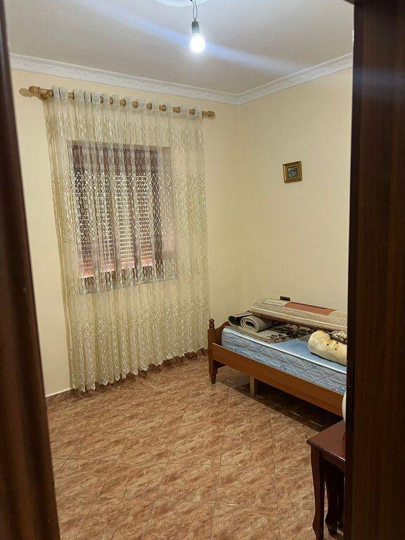 Apartament 3+1 me Qera prane Rajonit Nr. 4