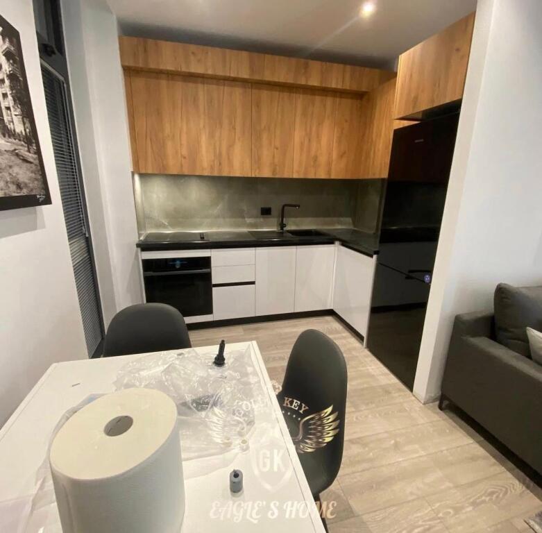 ME QIRA 1+1 + BALLKON + PARKING POST MOBILIM I PLOTË