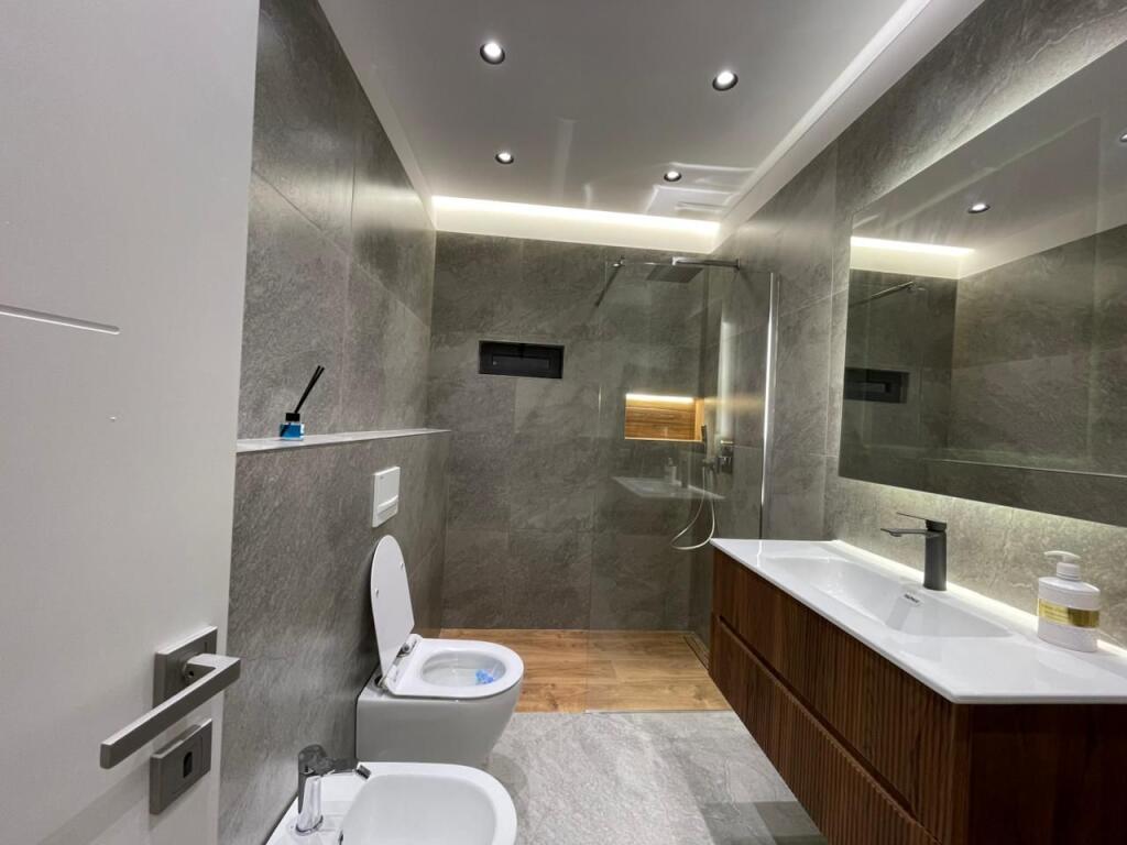 Apartament 2+1 per shitje tek Zogu i Zi.