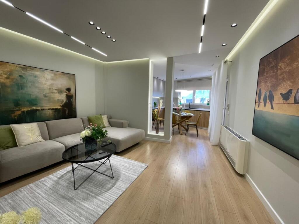 Apartament 2+1 per shitje tek Zogu i Zi.