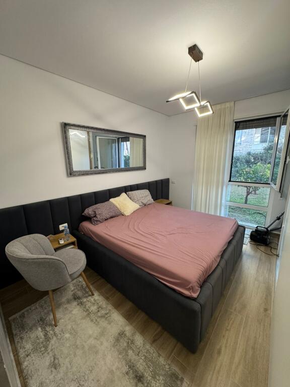 Shitet Apartament 1+1 me oborr "San Pietro"