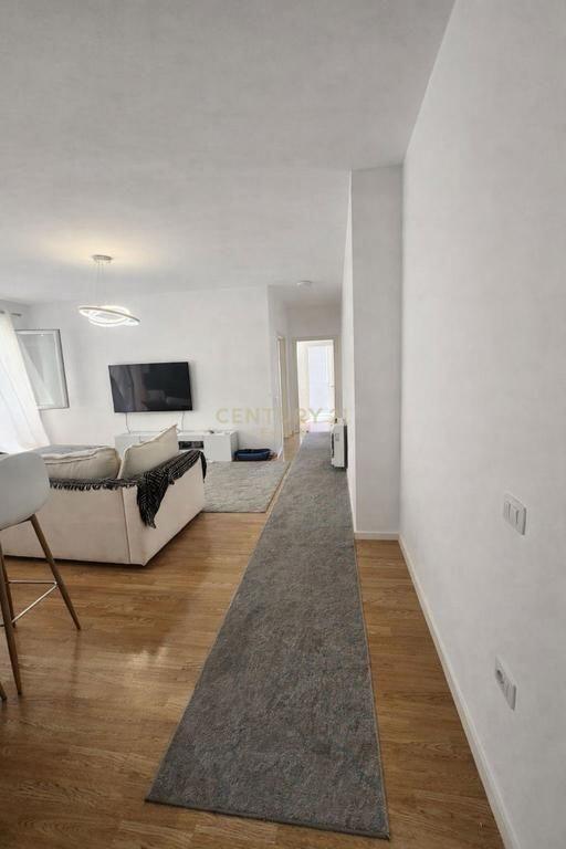 Shitet apartament 3+1 Liqeni i Thate 335,000 € Sip. Totale  139m2