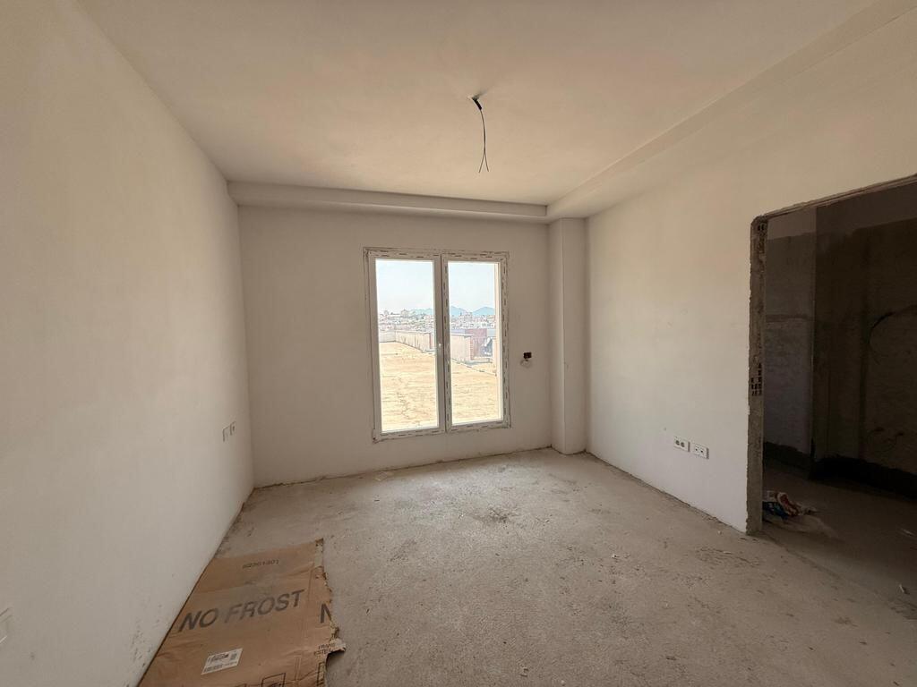 🌟 Shitet Apartament 2+1+2 me Verandë – Zona e Zhvilluar e Ali Demit