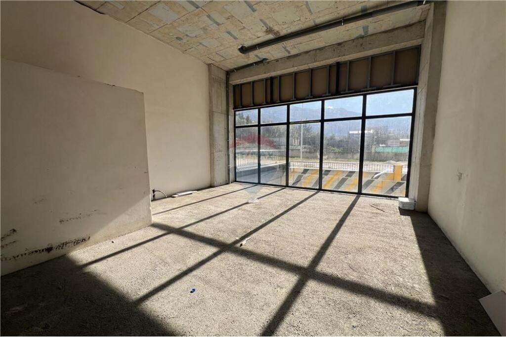  DYQAN NË SHITJE – LUNGOMARE, VLORË (VIJA E DYTË)