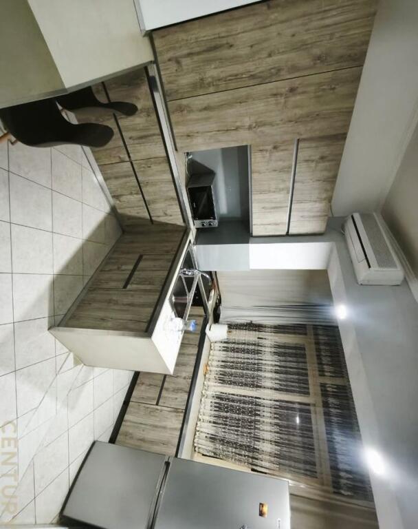 Appartamento 2+1 (convertito) In Vendita a Fresku, Tirana