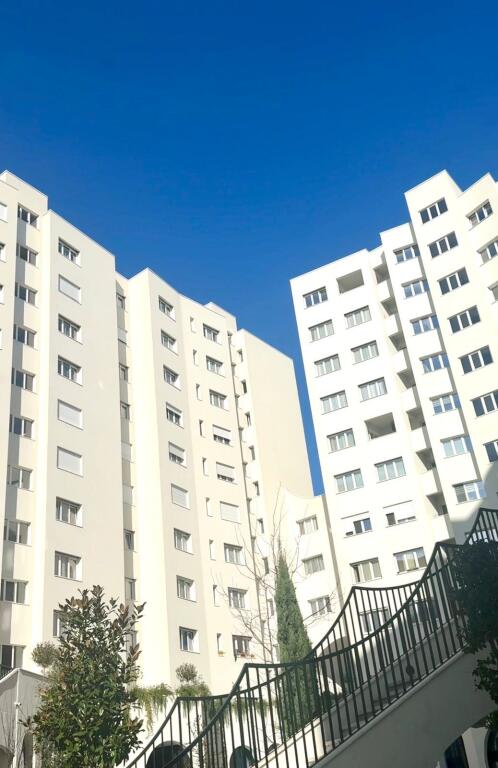 Shitet Apartament 2+1+2 – River Residence, Fusha e Aviacionit