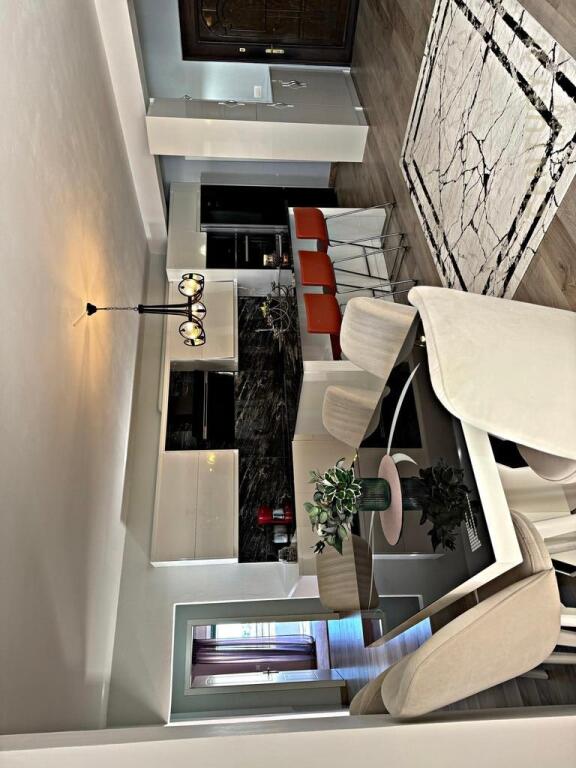 SHESIM APARTAMENT 3+1+3 NE SARANDE! 245,000 €