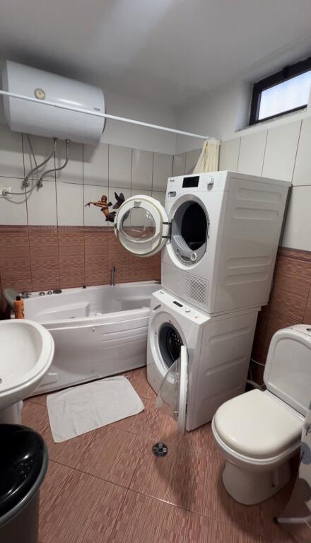 For rent 3+1+2 Former Exhibition building with elevator