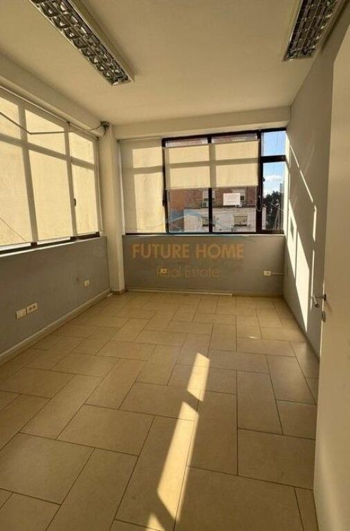 Qera, Ambient biznesi, Rruga e Elbasanit, Tiranë