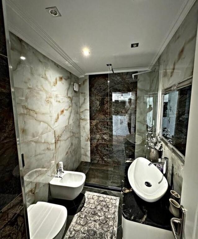 SHESIM APARTAMENT 3+1+3 NE SARANDE! 245,000 €