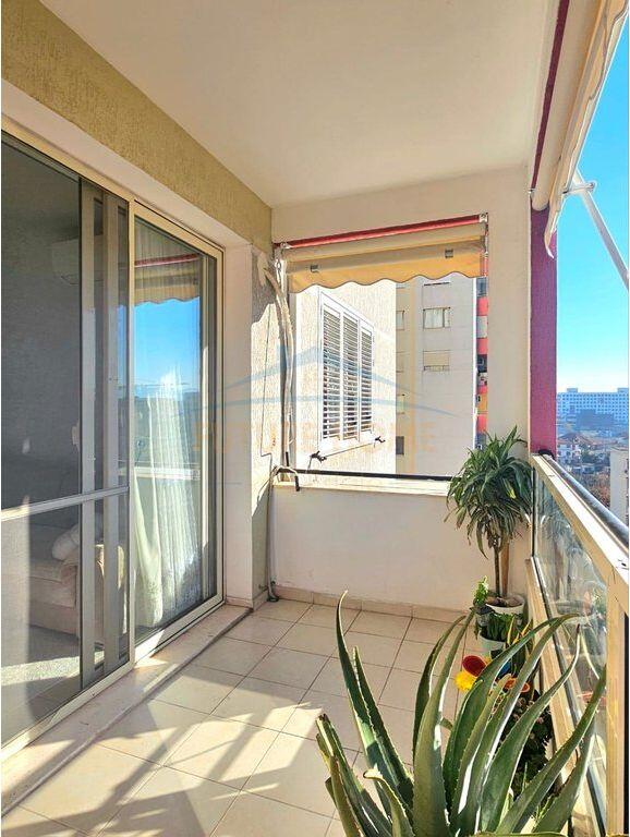 Apartament 2+1, Kompleksi Malajziani, Kthesa e Kamzës