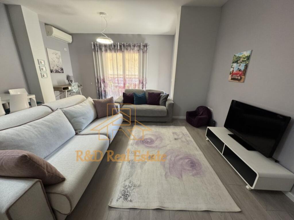 🏡 Jepet me qira apartament 1+1 – Rruga Jordan Misja