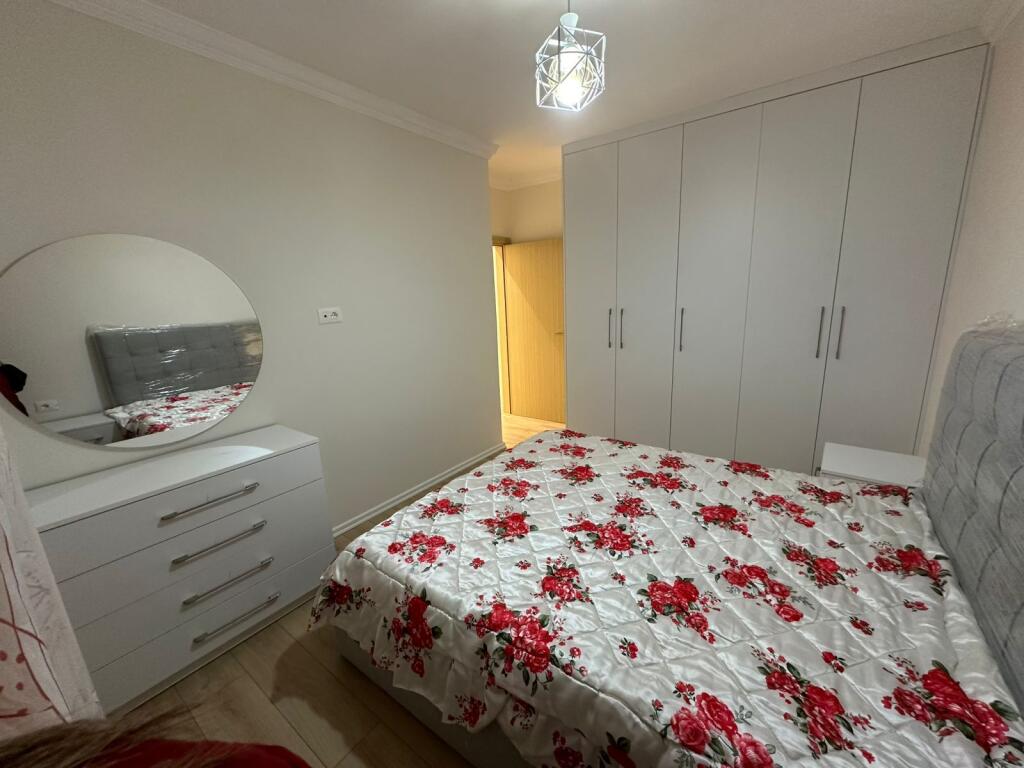 Apartament 1+1 per qira te Liqeni i Thate