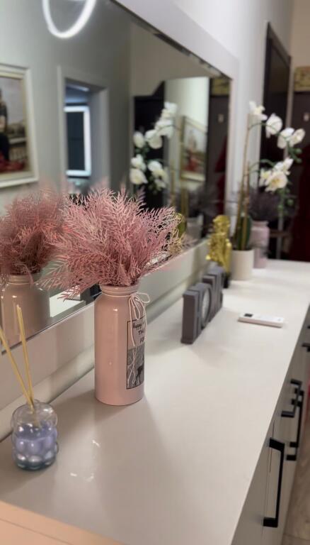 For rent 3+1+2 Former Exhibition building with elevator