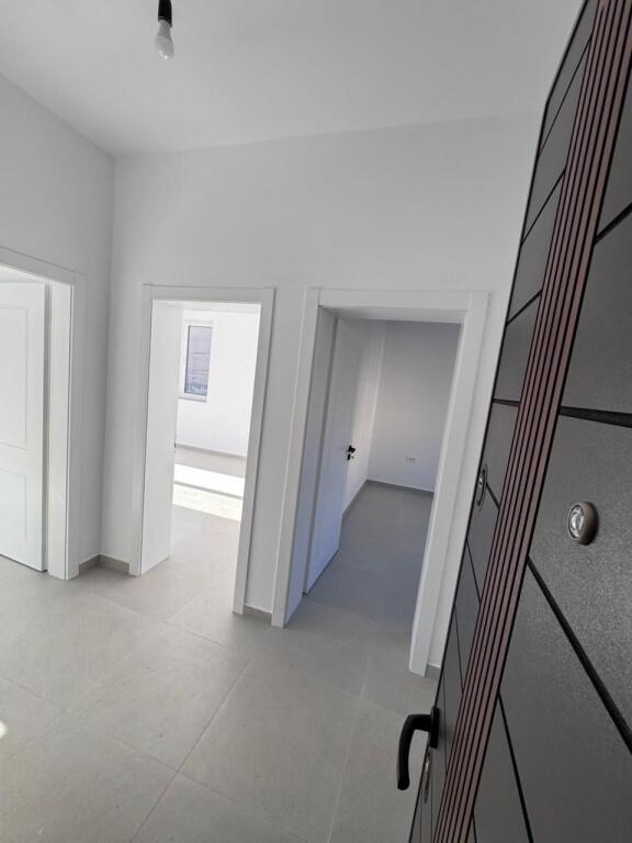 OFFICE FOR RENT 72 MINE PEZA 100,000 LEKE