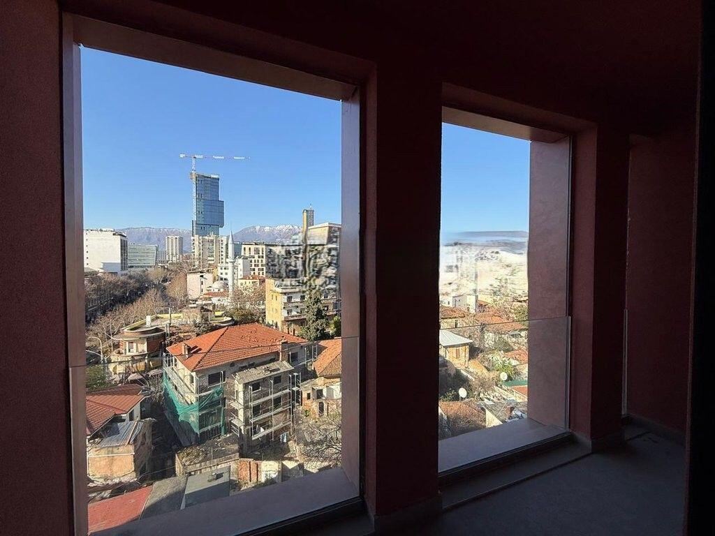 Zyrë 2+1+2 Me Qira te Rruga e Kavajës, Tiranë 750 € /Muaj