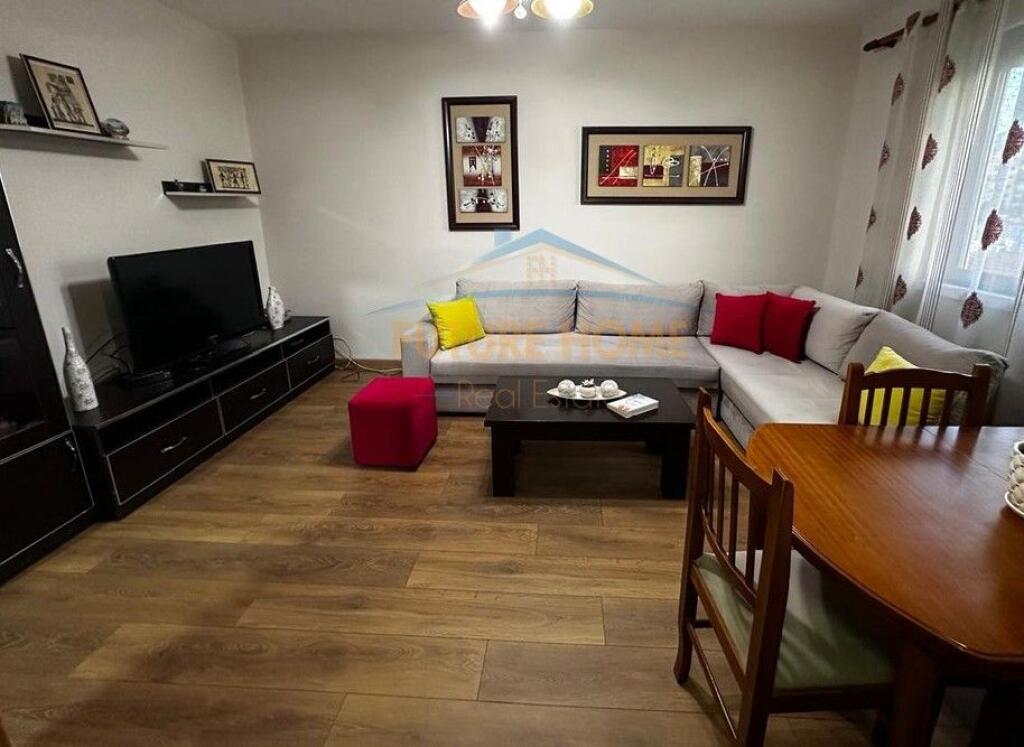 Shitet, Apartament 2+1, Xhamlliku , Tiranë