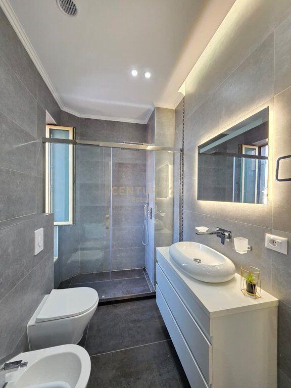 Apartament luksoz 2+1+2+Post Parkimi me qira prane Stadiumit Air Albania