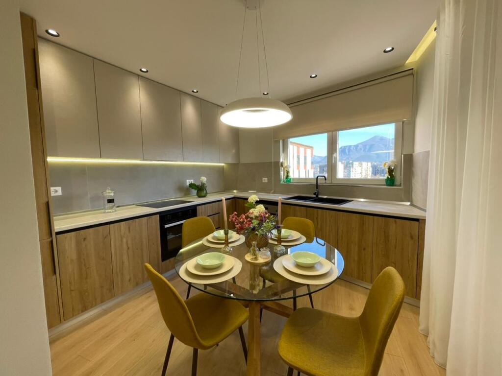 Apartament 2+1 per shitje tek Zogu i Zi.