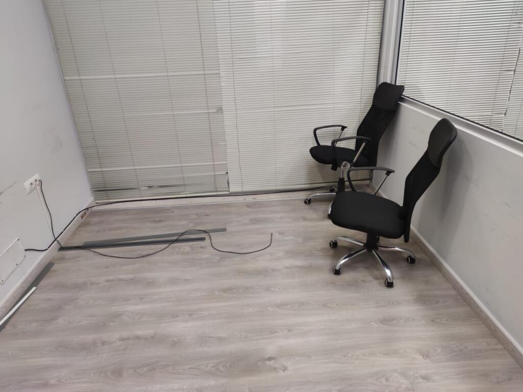 Jepet me qera Ambjent Komercial pranë Kristal Center