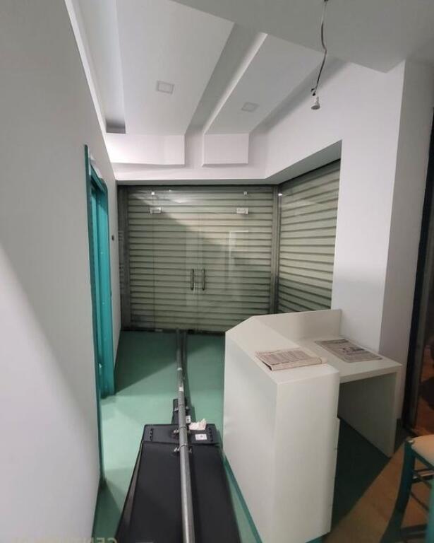 VENDITA AMBIENTE COMMERCIALE – VIA PETRO NINI LUARASI