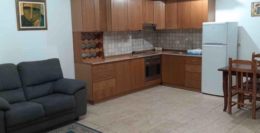 APARTAMENT ME QERA 1+1 QENDER 60.000 LEKE