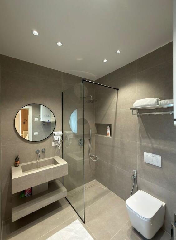 📌 JEPEN ME QIRA 2 STUDIO – QENDËR, 9-KATSHE