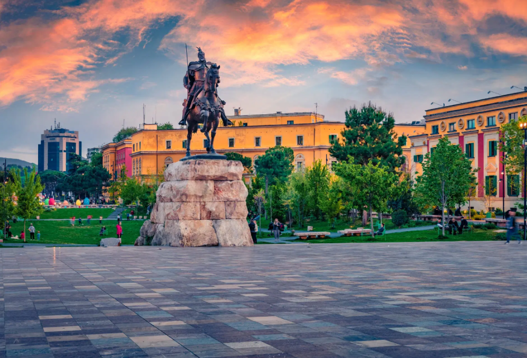 DYQAN ME QERA 189 M2 SHESHI SKENDERBEJ 5700 EURO