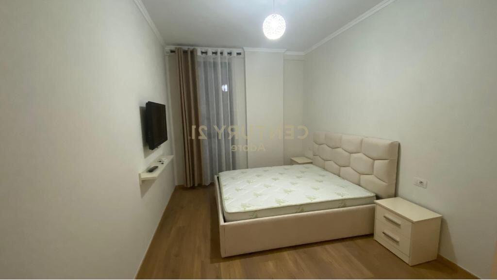 For rent 1+1 near the Red School