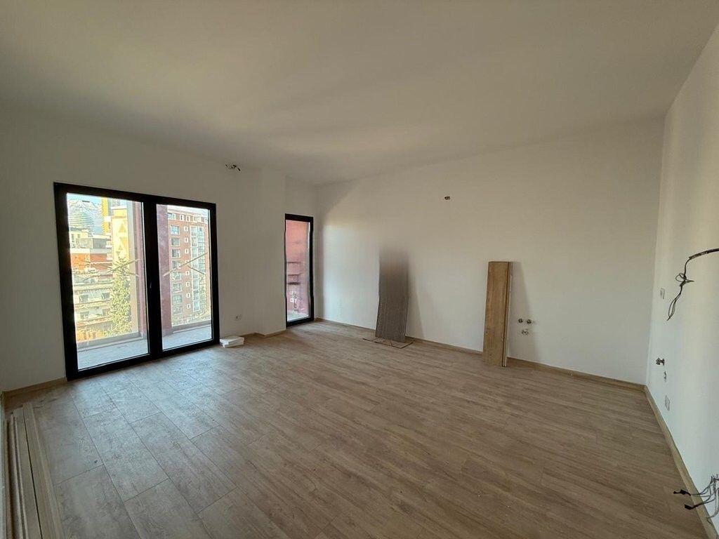 Zyrë 2+1+2 Me Qira te Rruga e Kavajës, Tiranë 750 € /Muaj