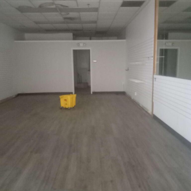 SHOP FOR SALE 64 M2 MYSLYM SHYRI 670,000,000 LEKE