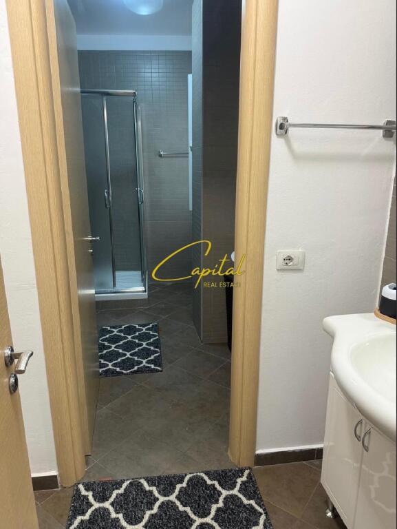 APARTAMENT ME QIRA 1+1 21 DHJETORI 60.000 LEKE