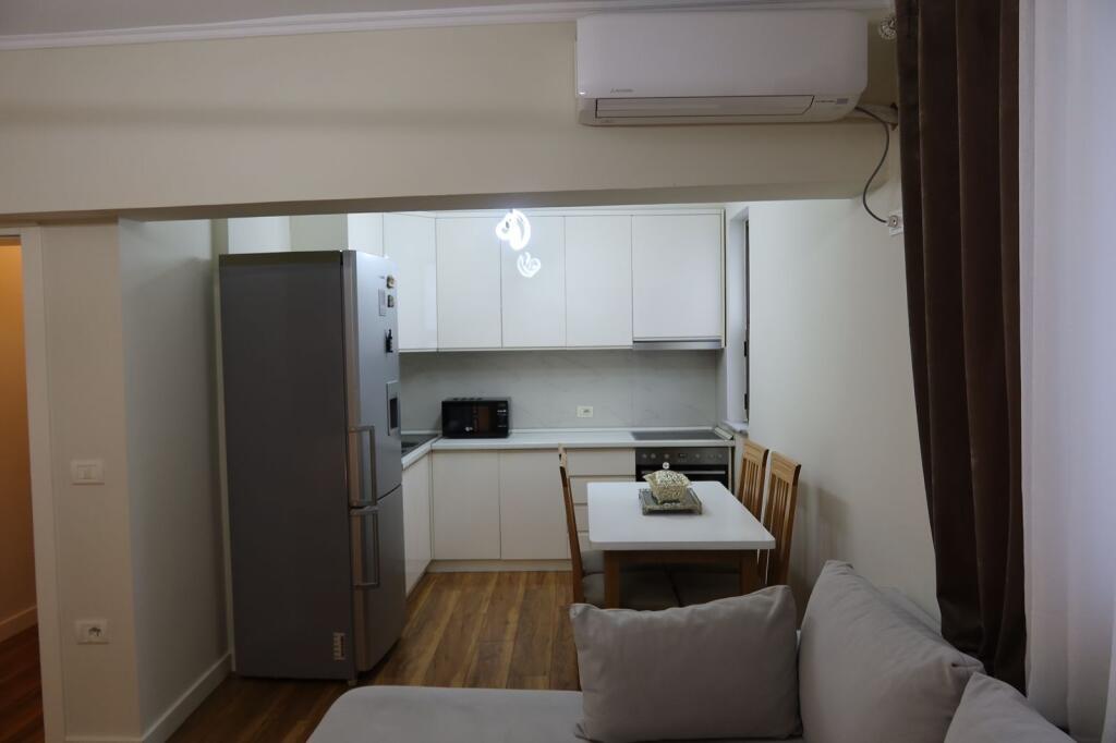 Jepet Me Qera Apartament 2+1+1 Ballkon