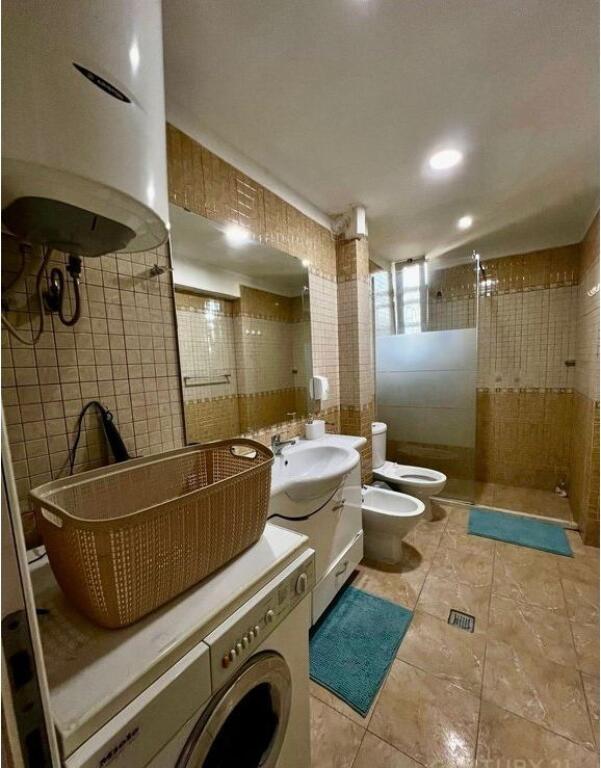 Apartament 1+1 me qira ne Qender